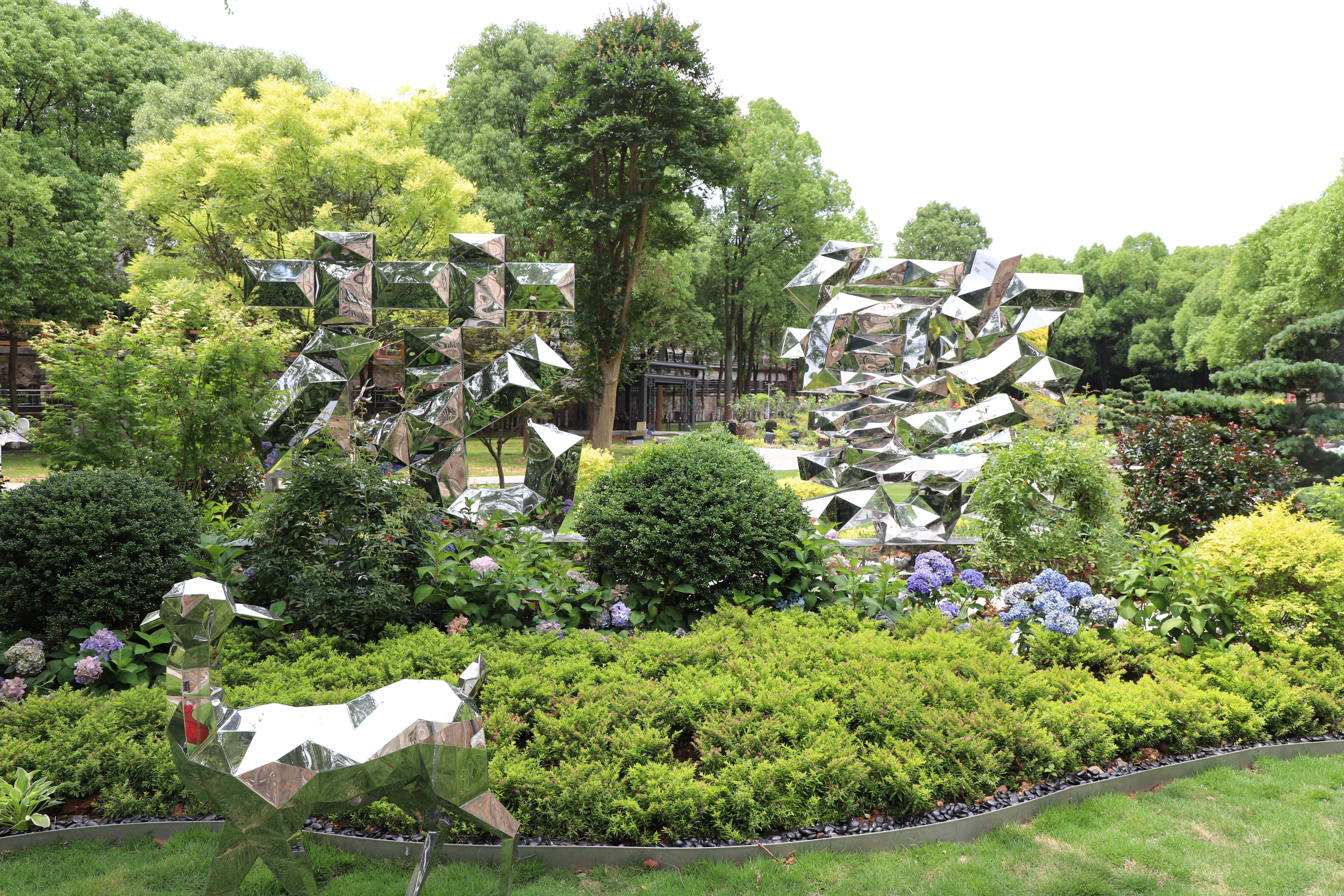 南京功德园：生态与文化的完美融合，让生命在繁花中永恒