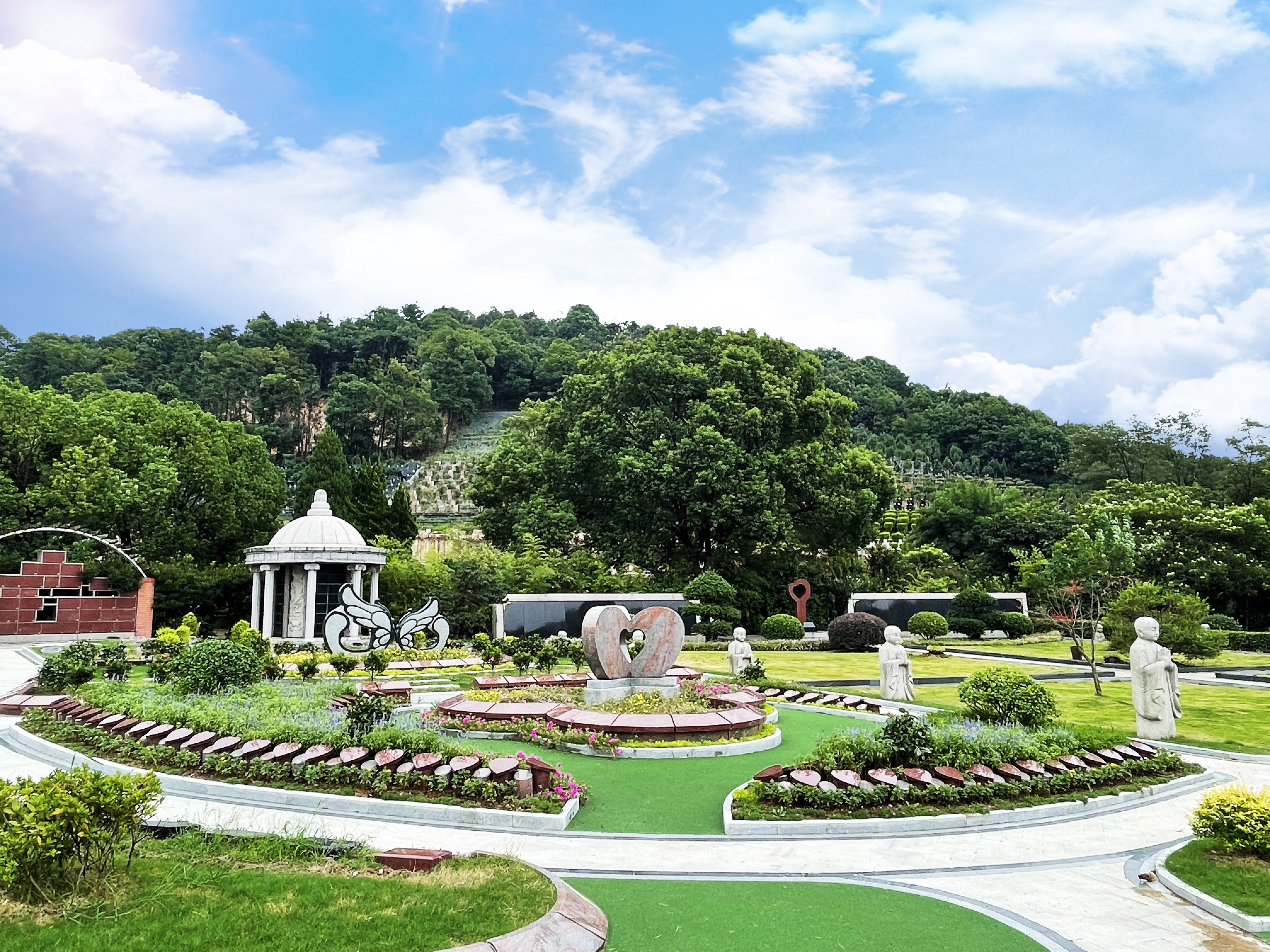 现代墓园与传统墓园有什么区别？