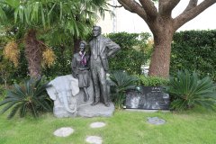 凝固的永恒：张骏祥纪念像中的艺术与记忆